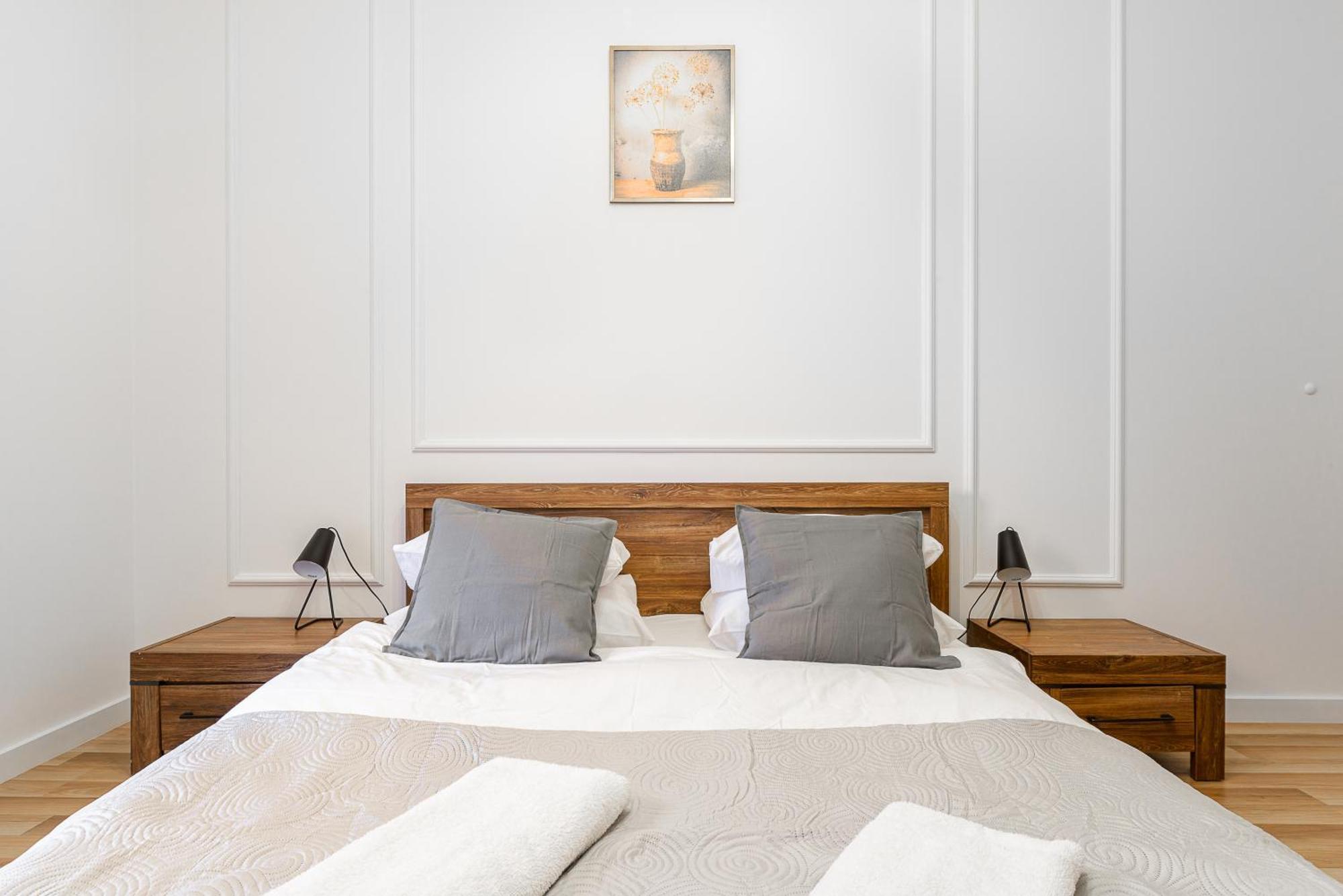 19 Dzielnica Kolejowa P&O Serviced Apartments วอร์ซอ ภายนอก รูปภาพ
