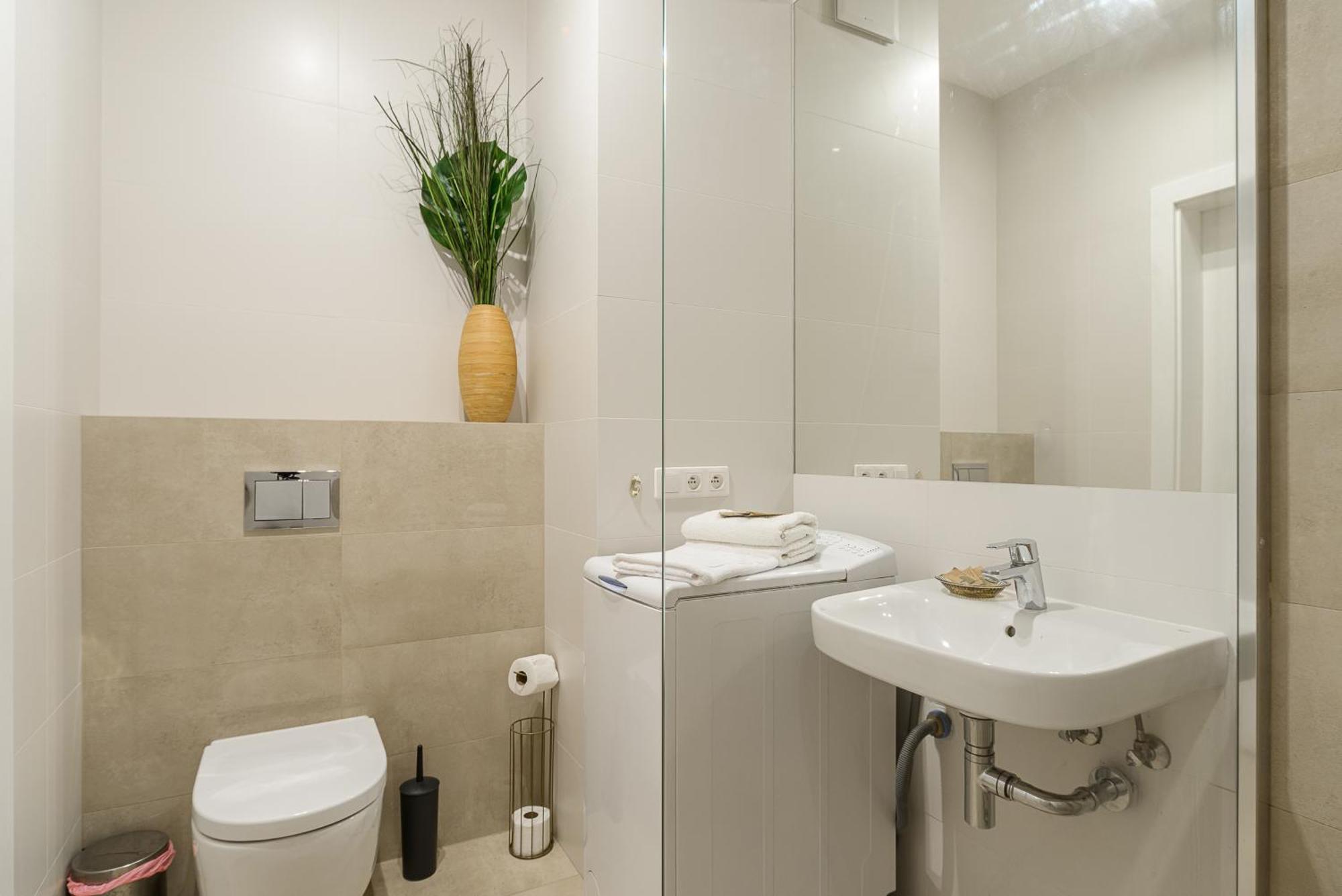 19 Dzielnica Kolejowa P&O Serviced Apartments วอร์ซอ ภายนอก รูปภาพ