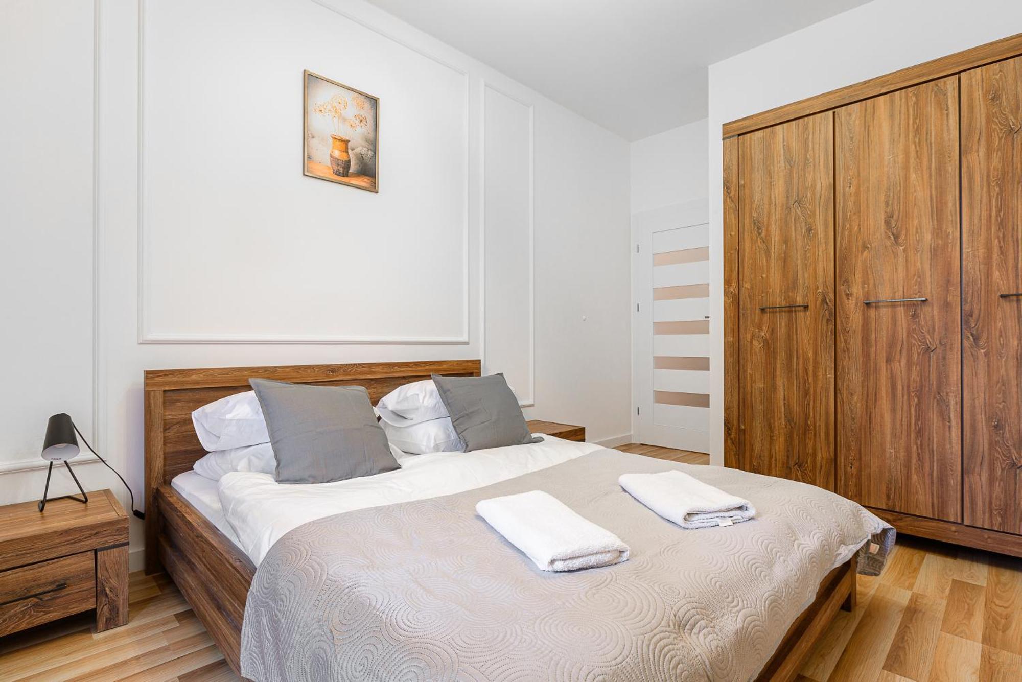 19 Dzielnica Kolejowa P&O Serviced Apartments วอร์ซอ ภายนอก รูปภาพ