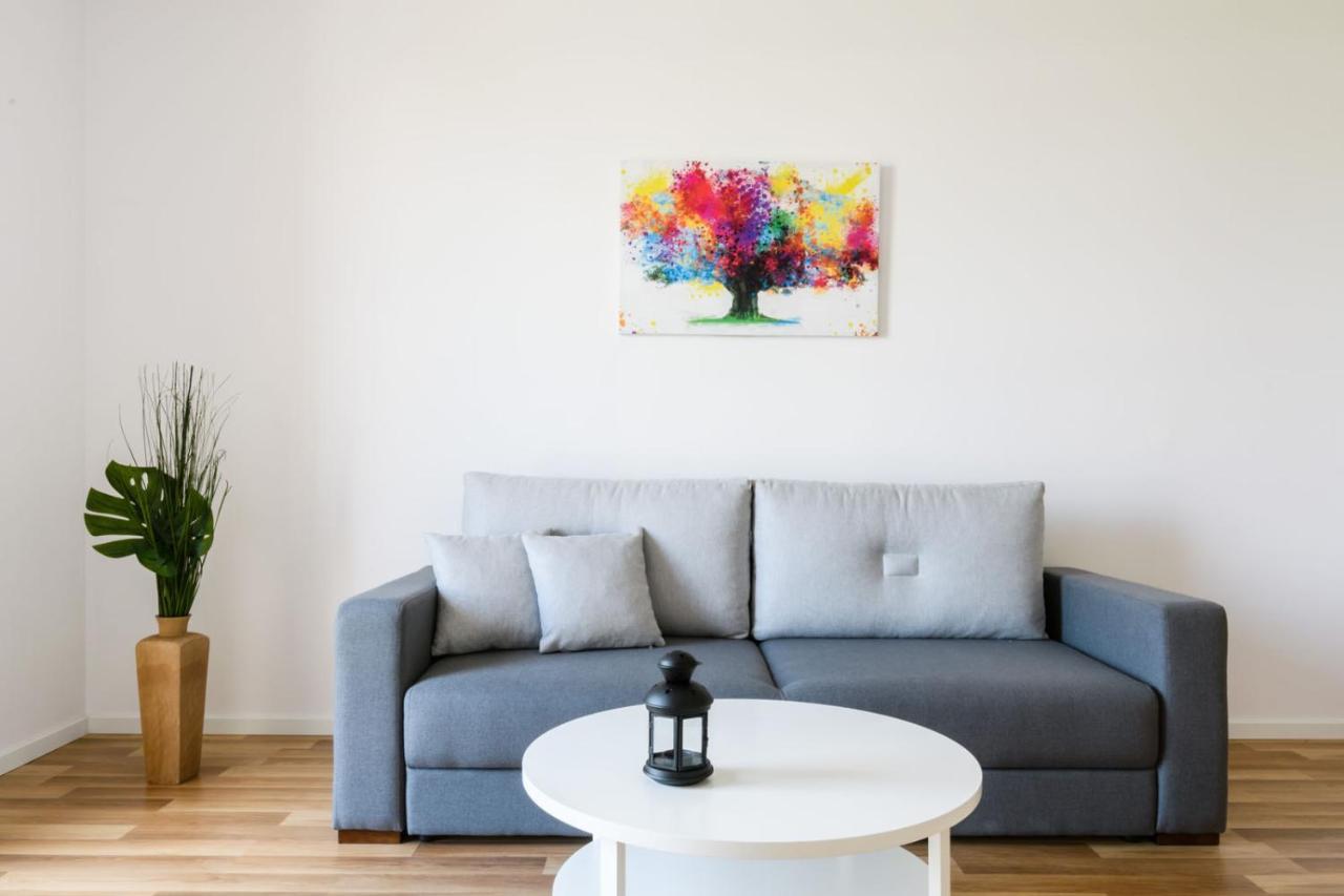 19 Dzielnica Kolejowa P&O Serviced Apartments วอร์ซอ ภายนอก รูปภาพ